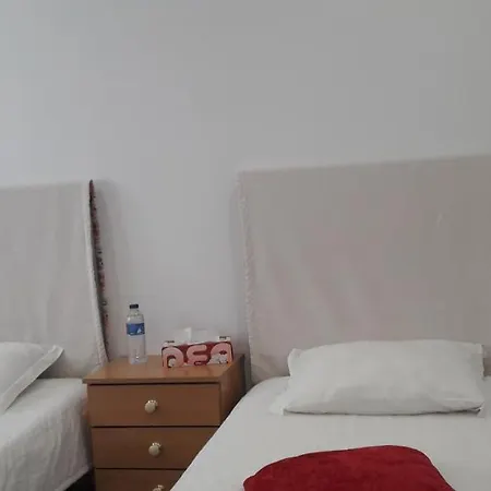 Mocho בית הארחה 3*